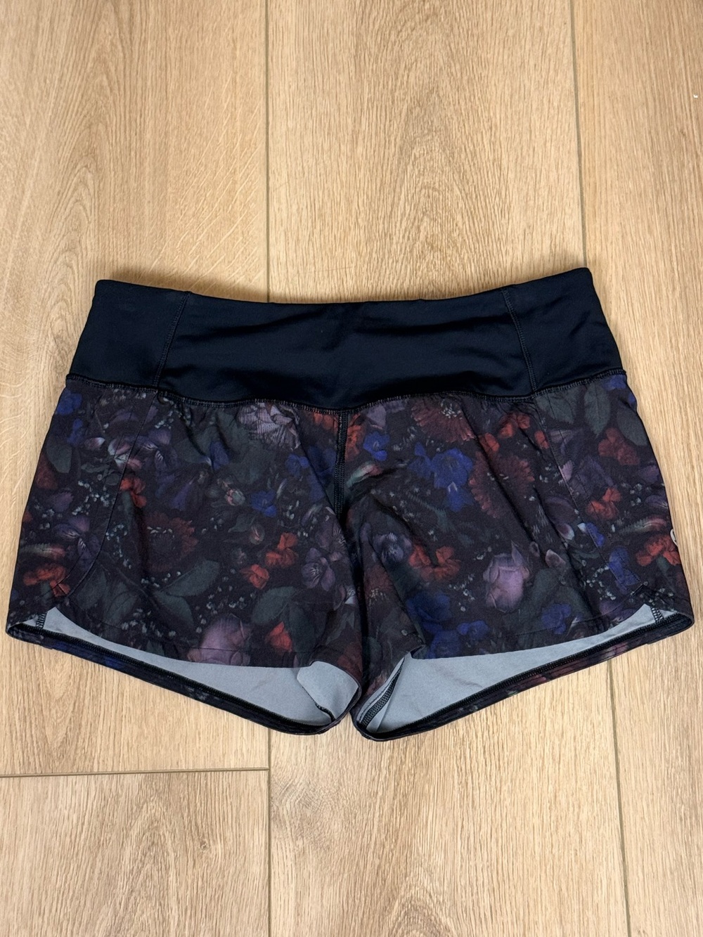 Lululemon Run Times Short II 4” Frozen Flourish Multi Black Size 4
